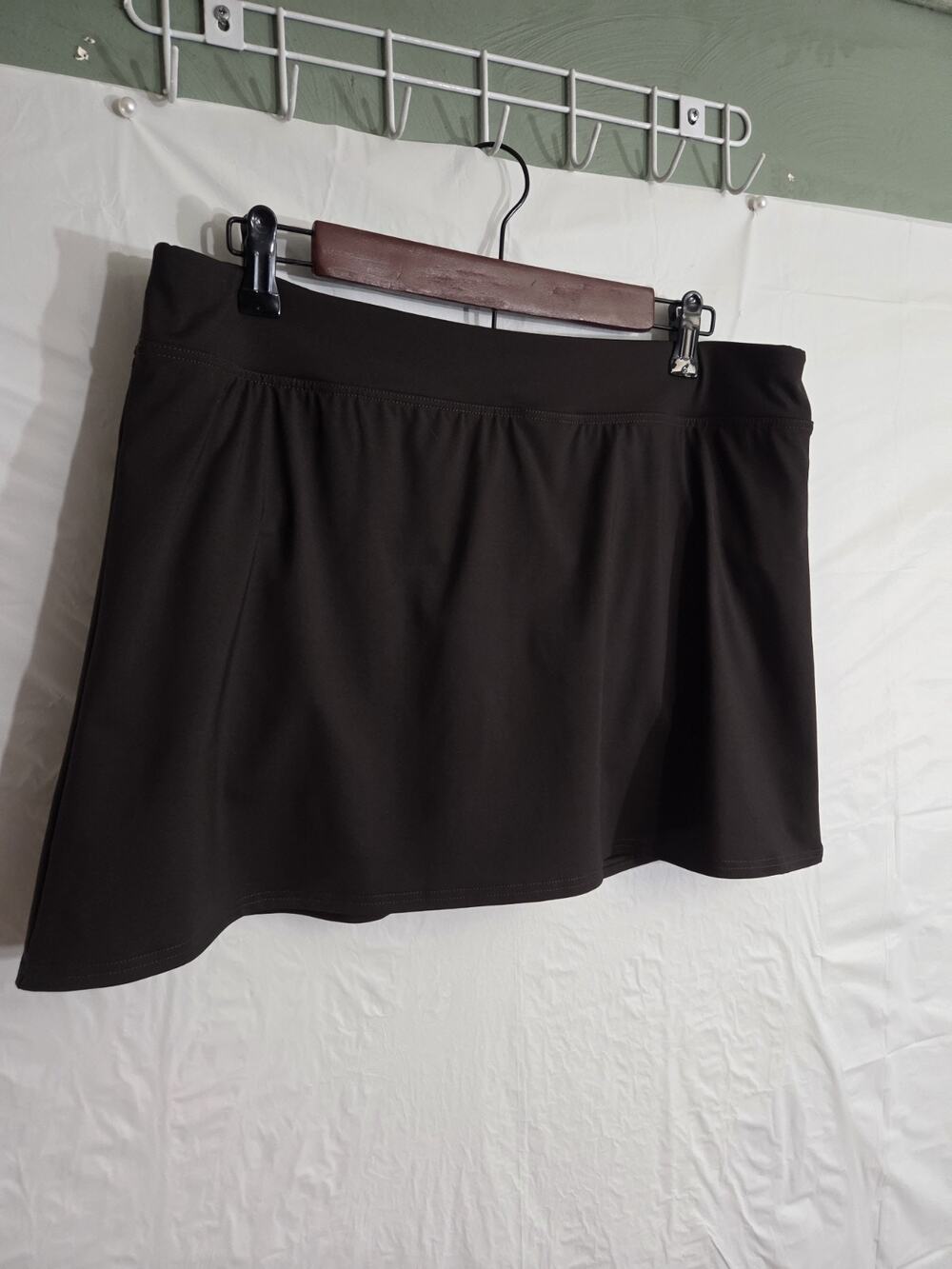 Lands' End Swim Skort Size 14 Black Comfort Waist Beach Pool Sporty Sleek Summer